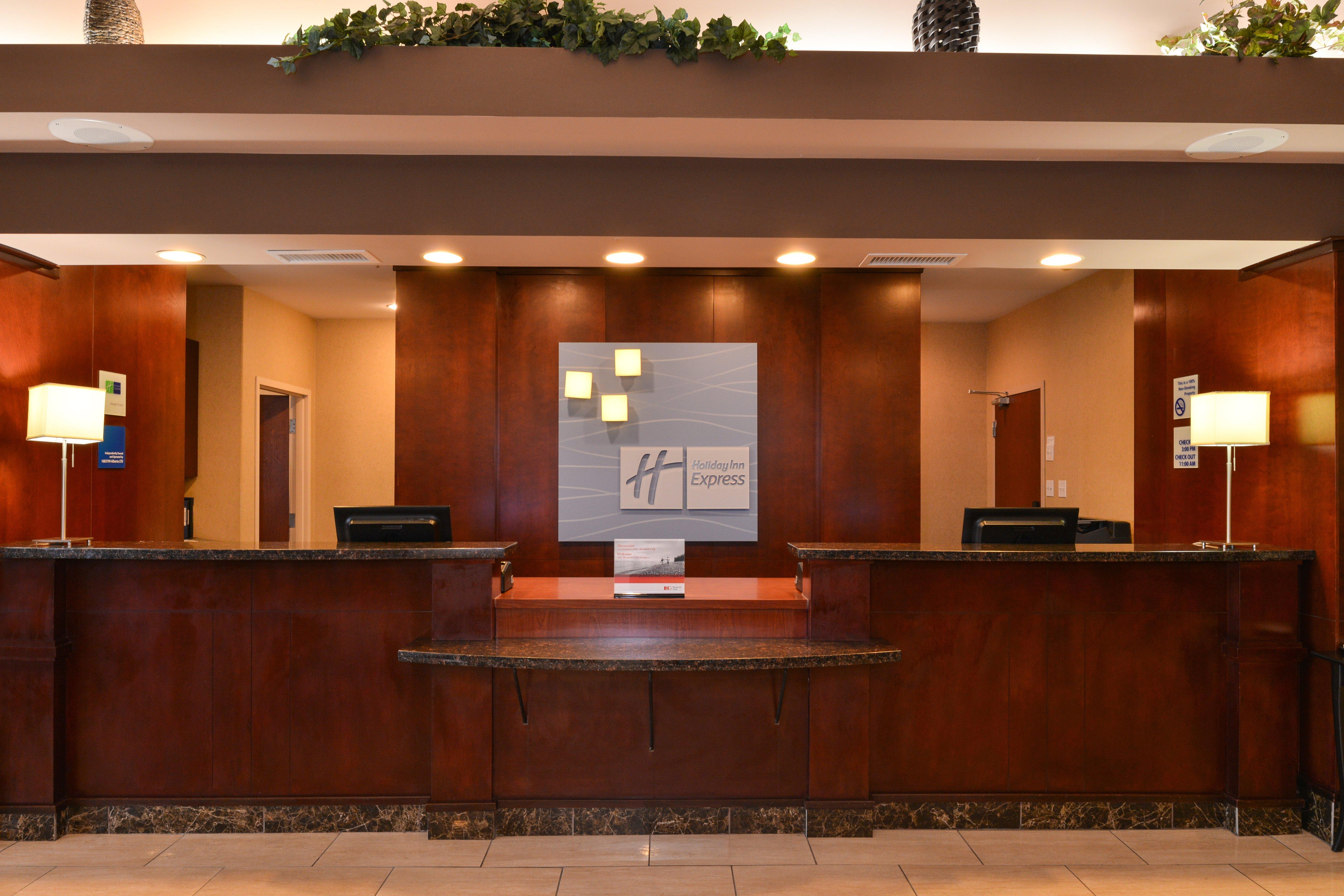 Holiday Inn Express Edmonton North By Ihg Εξωτερικό φωτογραφία