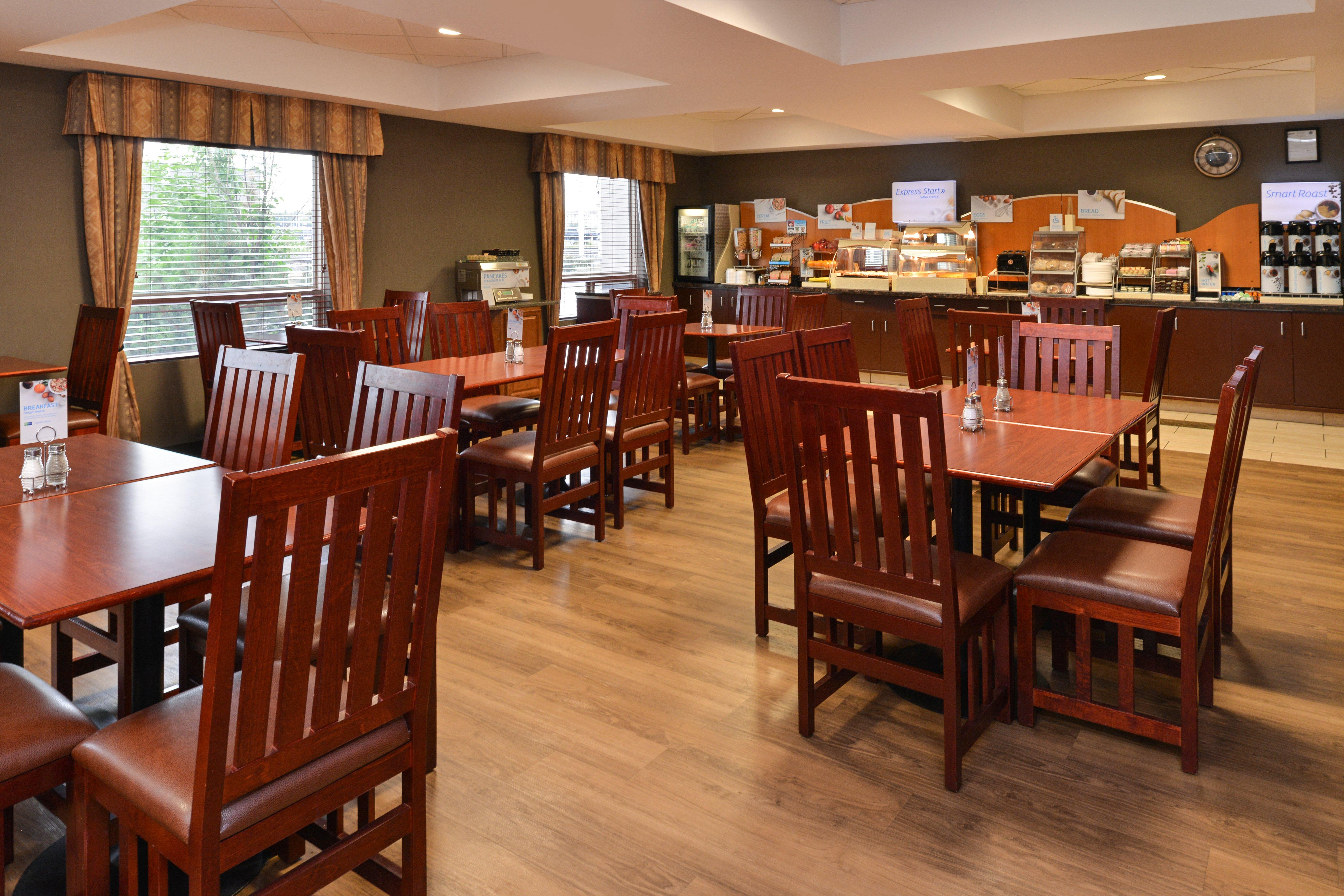 Holiday Inn Express Edmonton North By Ihg Εξωτερικό φωτογραφία