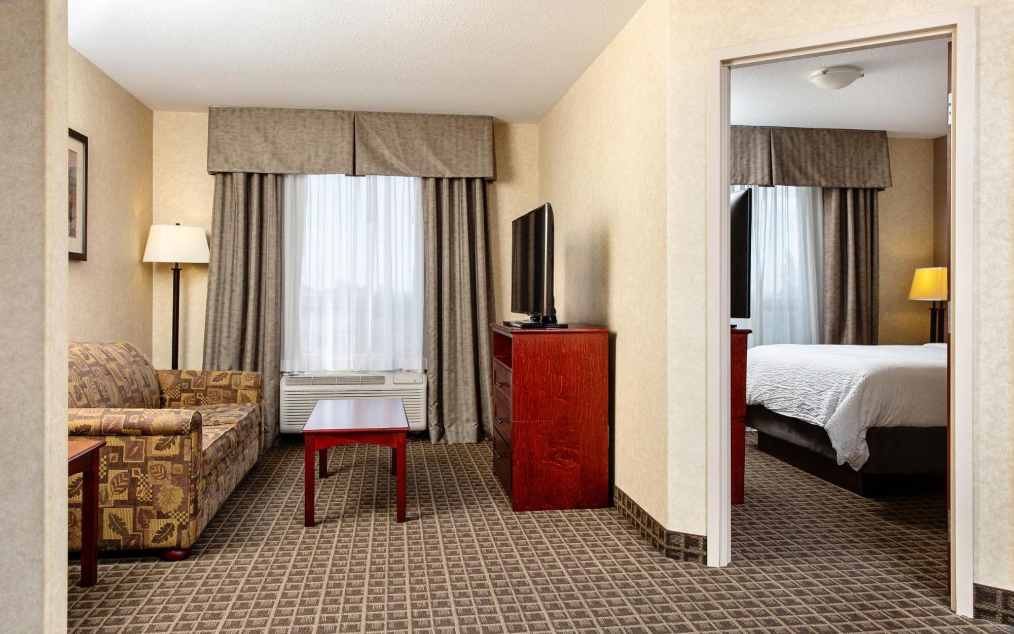 Holiday Inn Express Edmonton North By Ihg Εξωτερικό φωτογραφία