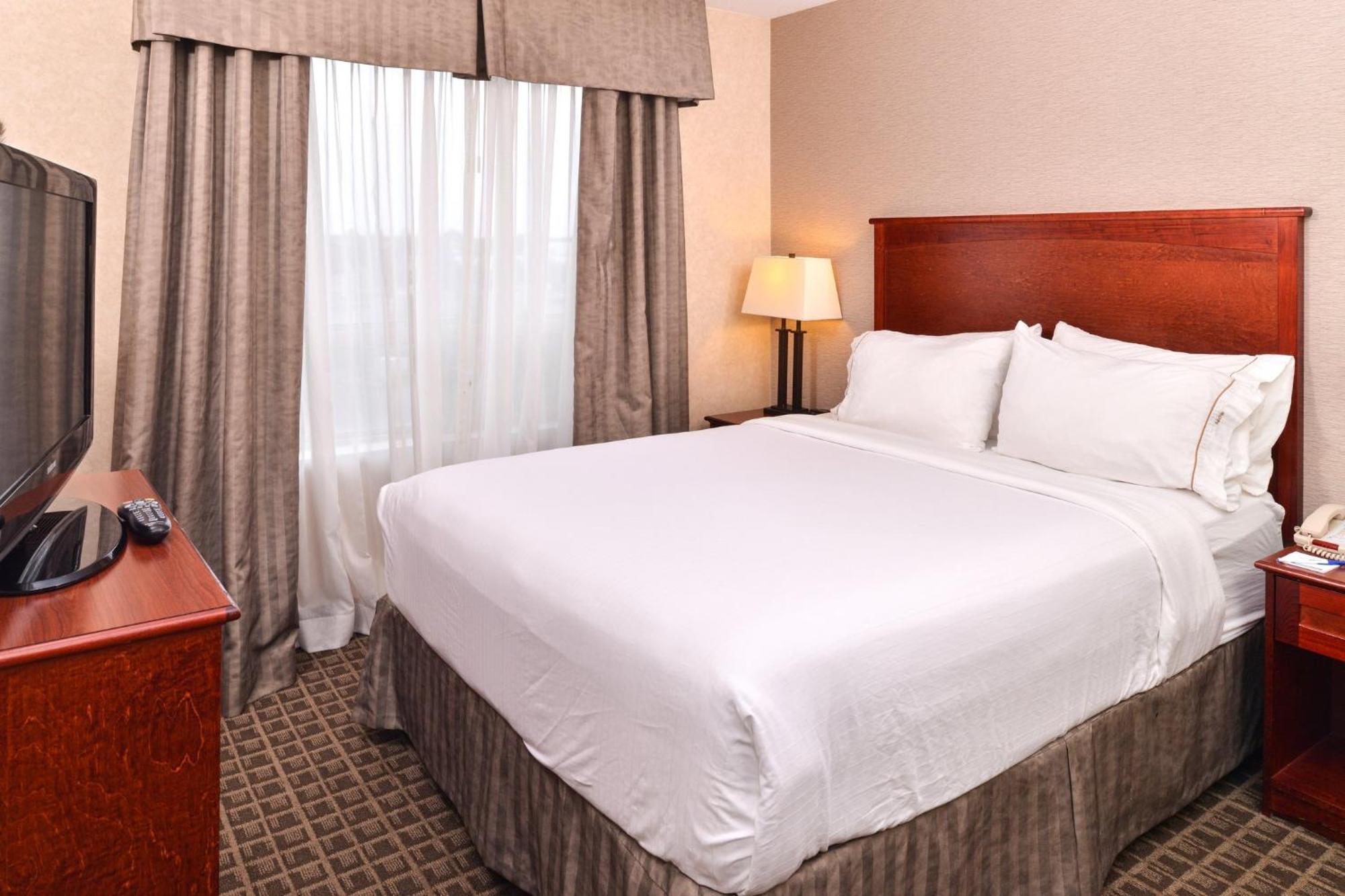 Holiday Inn Express Edmonton North By Ihg Εξωτερικό φωτογραφία